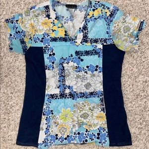 Women’s scrub top